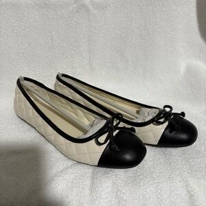 East 5th - Cream & Black Flats - Size 9 - New